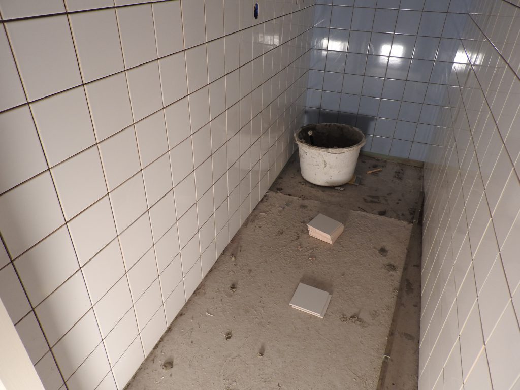 Verbouwing Clubhuis OA nr 6 - Tegelzetten