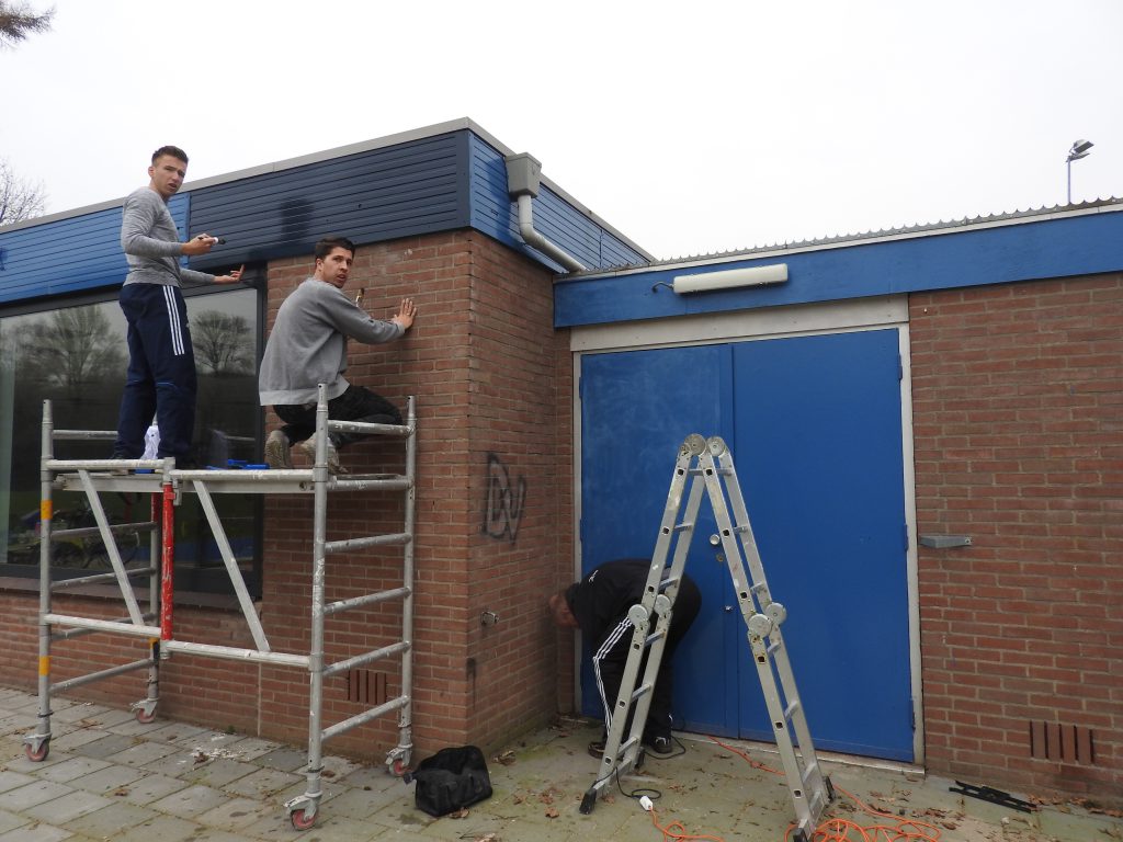 Verbouwing Clubhuis OA nr. 19 Clubleden aan de slag