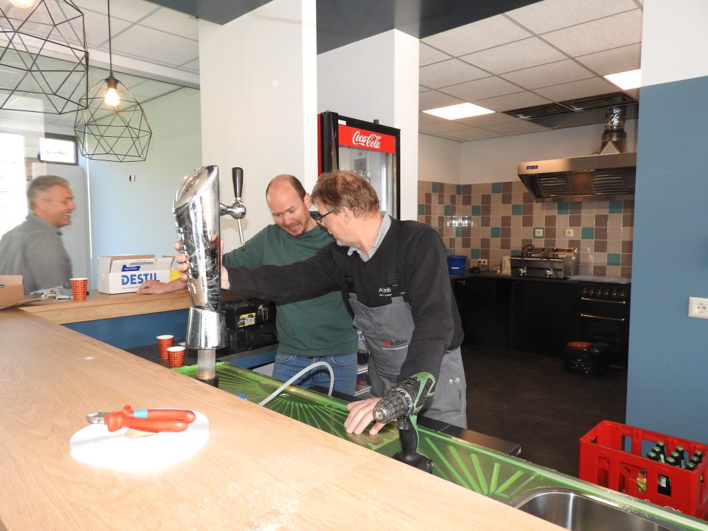 Verbouwing Clubhuis OA nr. 22 Meubilair en Tap