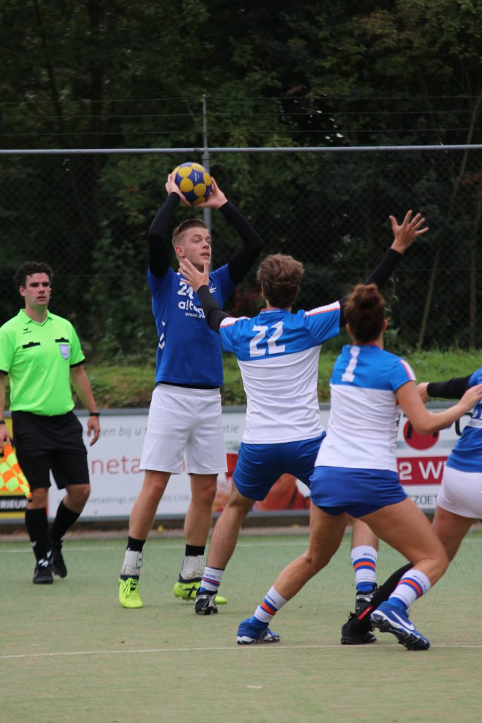 Winst tegen Meervogels 1