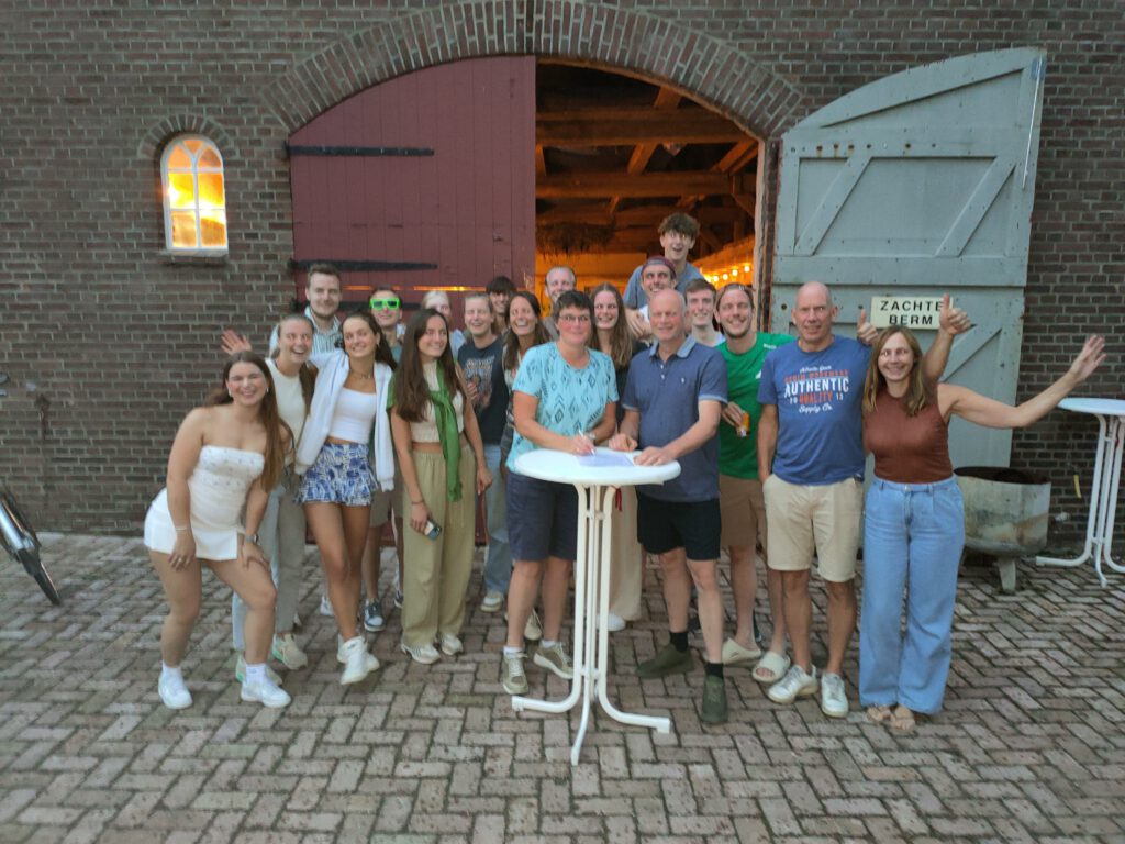 nieuw sponsorcontract fam. Kragt/vakantieboerderij de Steeg